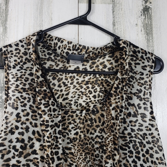 3/$15 dots sheer cheetah print top women's size medium - Picture 2 of 9